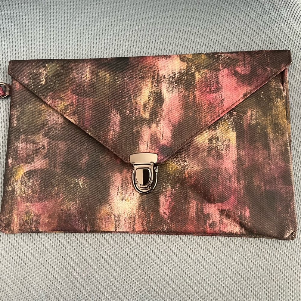 Clutch purse
